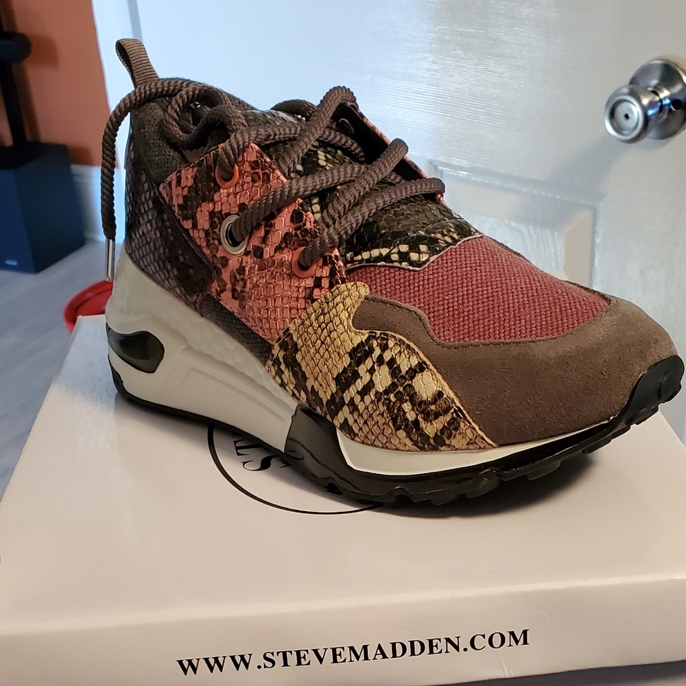 Steve Madden sneakers make an offer!!!